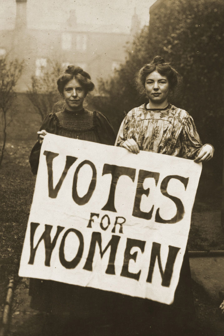 Annie Kenney und Christabel Pankhurst demonstrieren Anfang des 20. Jahrhunderts für das Frauenwahlrecht in Grossbritannien
        (Quelle: http://www.hastingspress.co.uk/history)