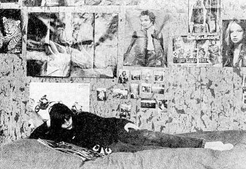 Schwarz-Weiss-Foto einer liegenden Person (Quelle: Der Bund, 17.07.1981)